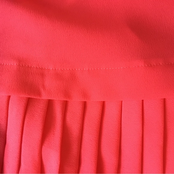 NWT French Connection Crepe Pleated Cami, size S. - Picture 7 of 8